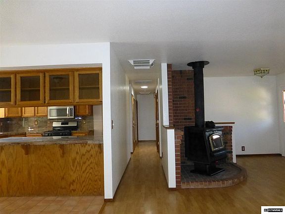 5th image of 913 Columbia Ct