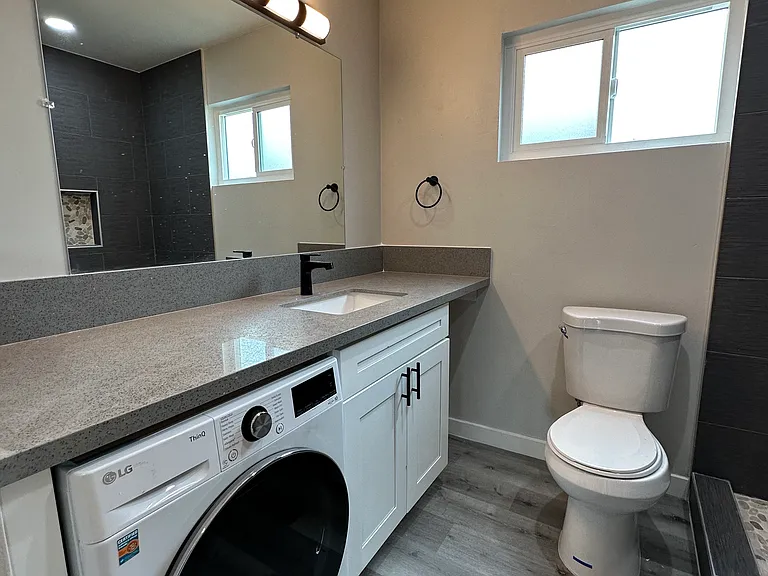 2121 Mission Ave #5 — Photo 7