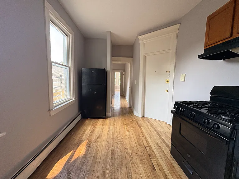 149 Wilkinson Ave #4R — Photo 2