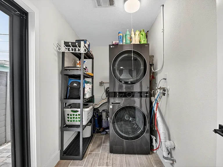 5008 Parker Ave — Photo 13