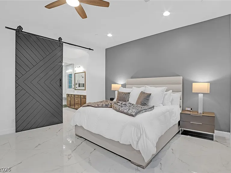 9 Porto Malaga St — Photo 11
