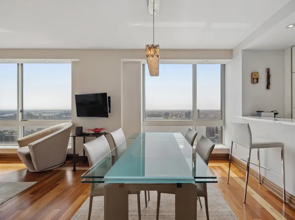 215 East 96th Street 37B image 2 of 20