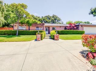 100 Gardenia Ln, Hollister, CA 95023