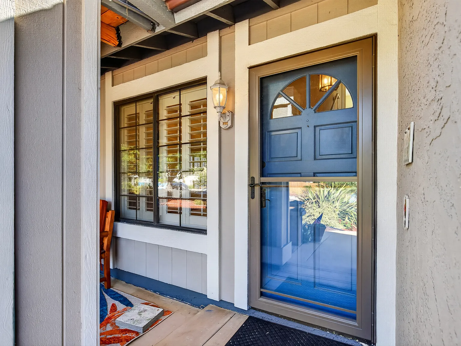 5 bed, 1962 sqft, $5,300 — Photo 2