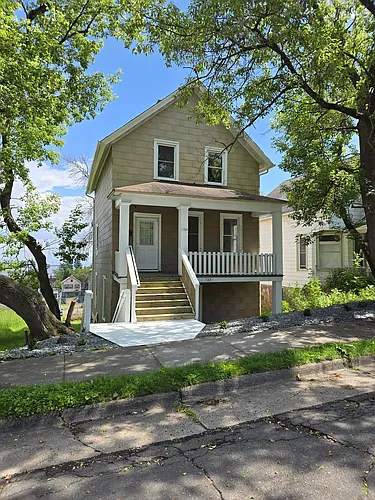 718 E 5th St #B Photo 1 718 E 5th St #B Photo 1