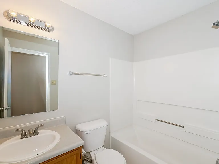2282 Shadowbrook Dr — Photo 15