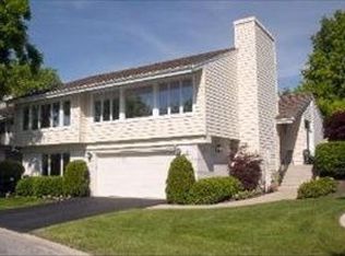 175 Briarwood Loop, Oak Brook, IL 60523