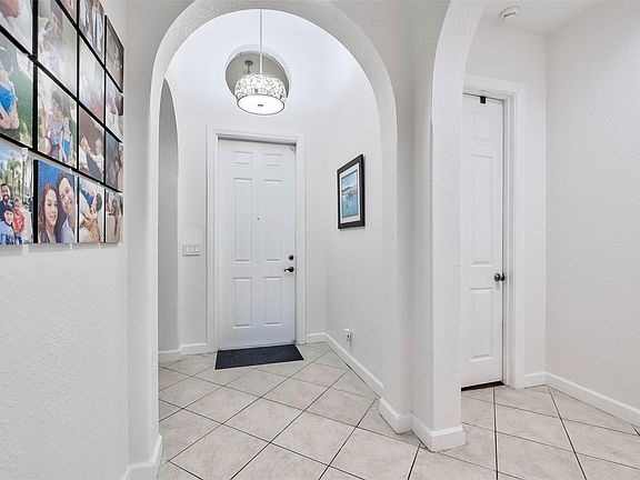 5th image of 8061 NW 125th Terrace