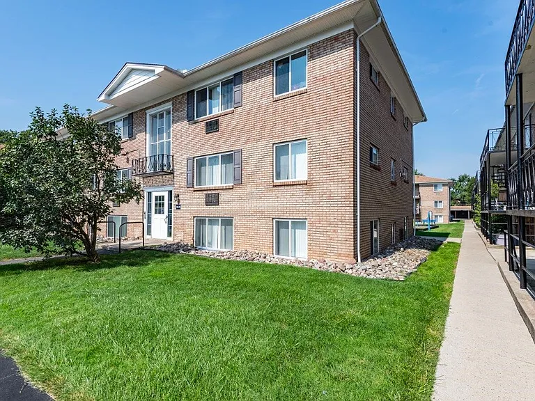 Pittsford Garden Apartment Homes — Photo 15
