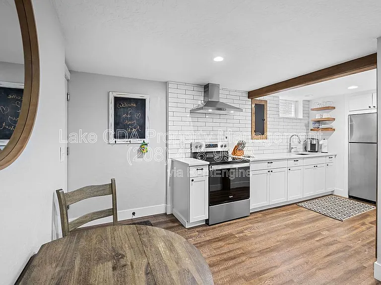 3870 N Honeysuckle Dr #B — Photo 4