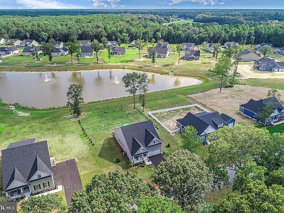 3rd image of 20818 Woodlake Cir