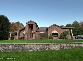 173 W Sand Lake Rd, Wynantskill, NY 12198