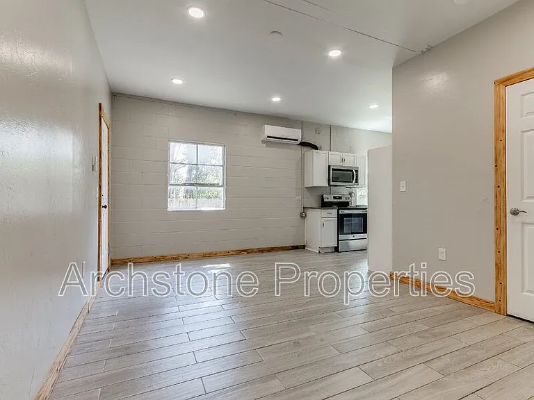 2006 NW 26th St #1/2-B — Photo 10