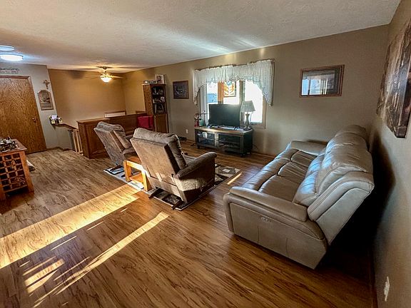5th image of 1031 Southdale Dr