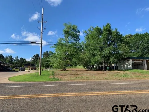 E 1st St, Hughes Springs, TX 75656