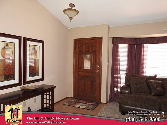 4th image of 3111 E Grove Ave