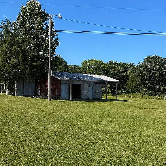 1926 McGhee Road property photo 7