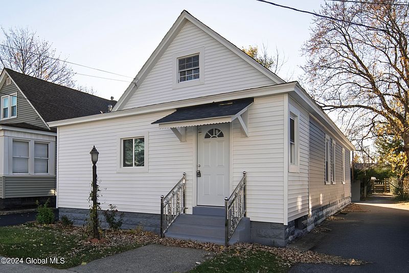 3rd image of 1772 Avenue H