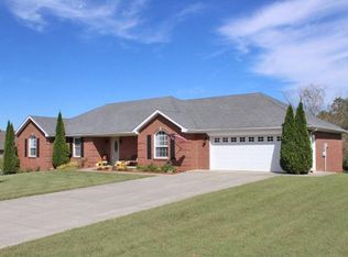 571 Whisper Woods Dr, Somerset, KY 42503