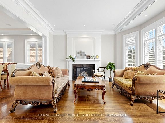 4th image of 108 Yorkminster Rd