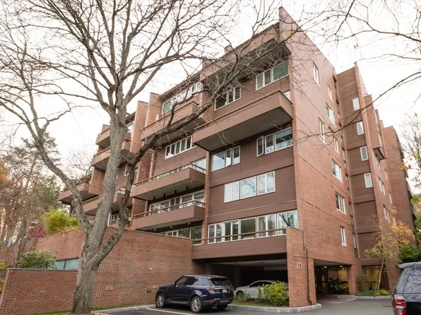 241 Perkins St Unit D204, Jamaica Plain, MA 02130