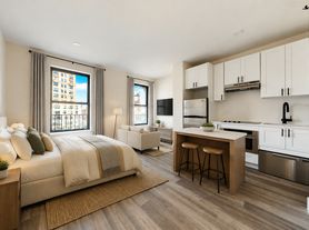 2785 Broadway