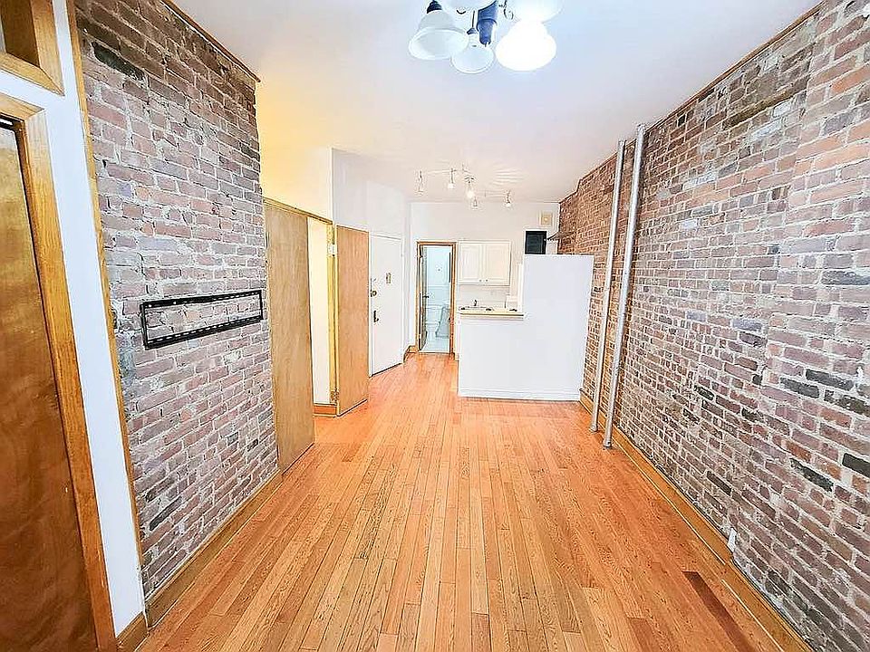 1st image of 2250 1st Ave Frnt 2