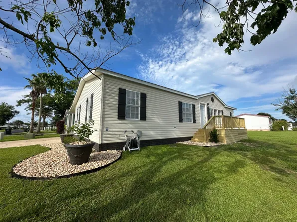 8701 Arlington Dr, Foley, AL 36535