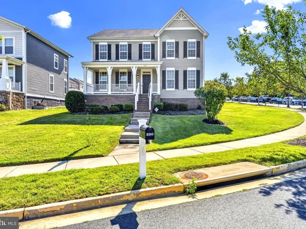 220 Almond Dr, Stafford, VA 22554