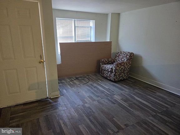 2nd image of 2037 Napfle St