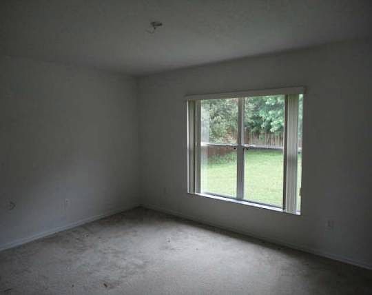 5th image of 508 NW Goldcoast Ave