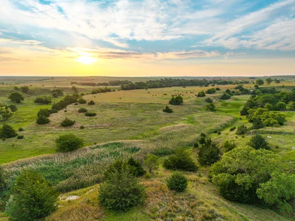 L Road, Damar, KS 67632