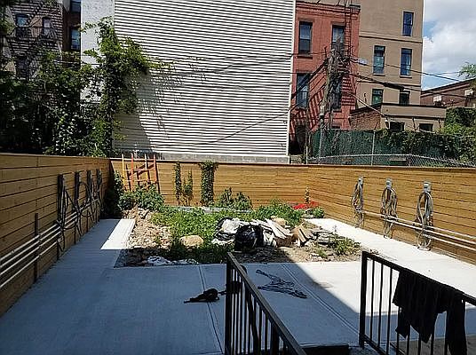5th image of 238 Montrose Ave #2B