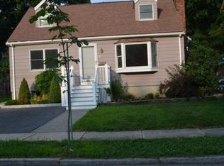 27 Harvard St, Melrose, MA 02176