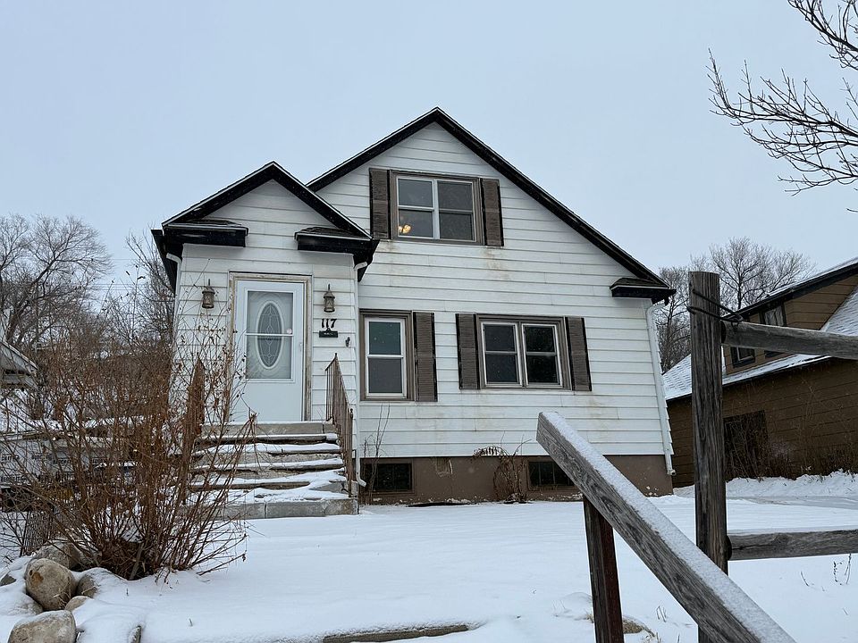 1st image of 117 11th Ave NE