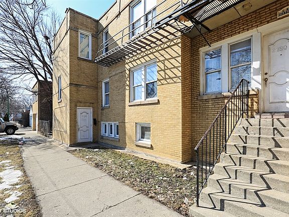 3rd image of 4701 W Diversey Ave