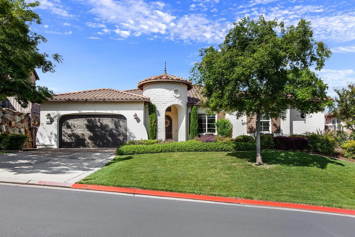 664 Idlewood Pl photo 1