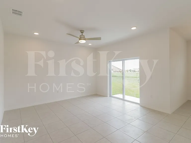 596 Crown Rose Dr — Photo 3
