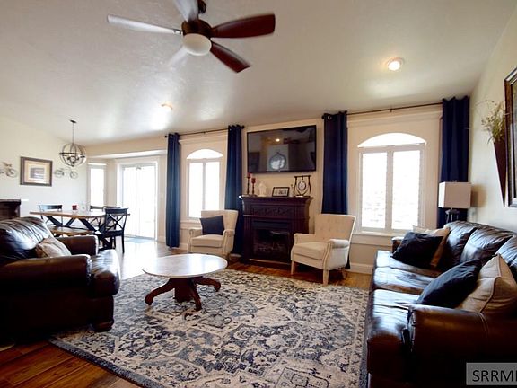3rd image of 4259 E Barton Ln