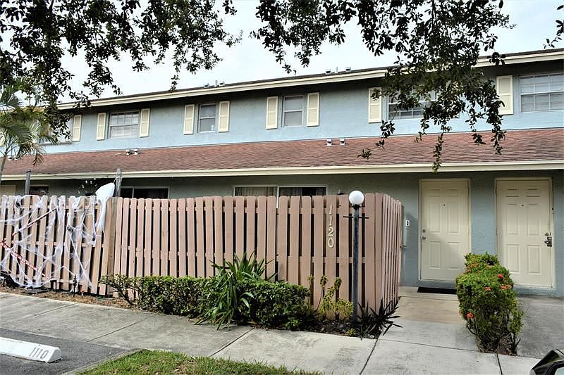 1st image of 1120 Cypress Way E