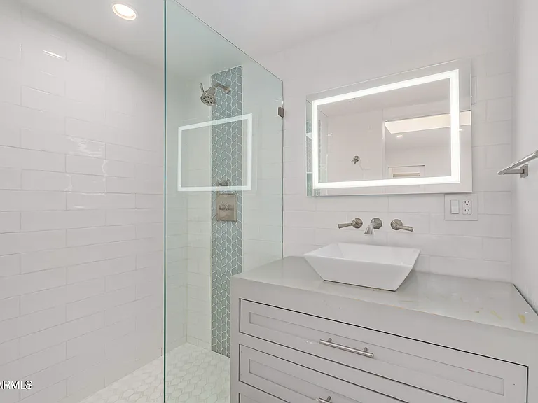 4450 E Camelback Rd #1 — Photo 39