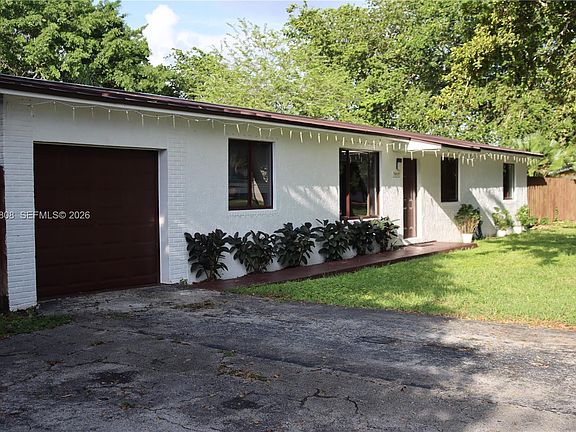 4th image of 16401 SW 293rd St