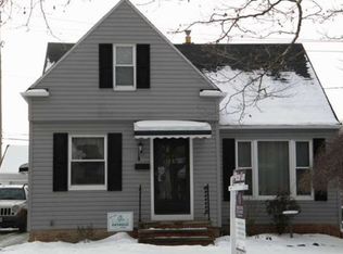1704 E 238th St, Euclid, OH 44117