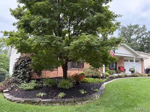 11458 Burgess Ave, Bridgeton, MO 63044