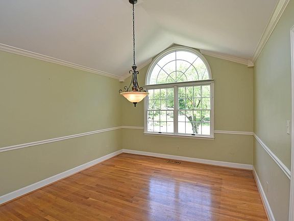 5th image of 8043 Chestershire Dr