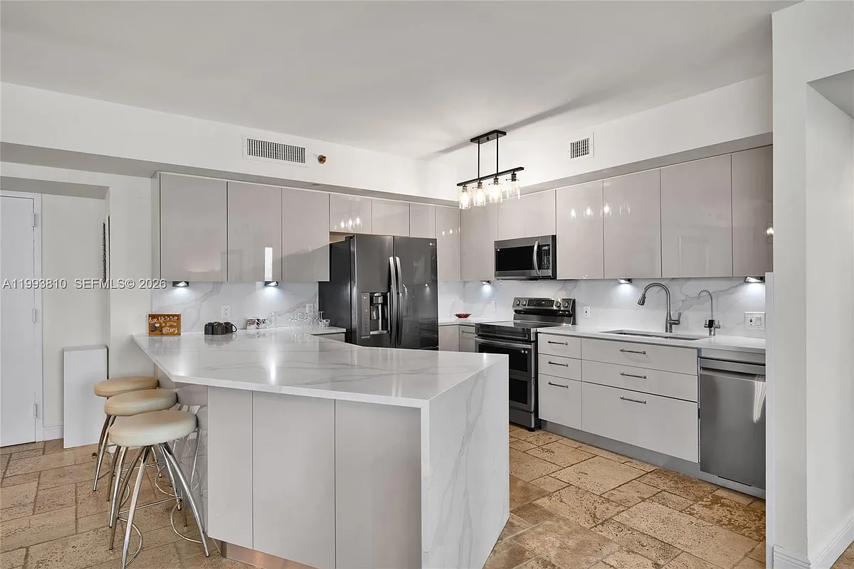 Building Photo - 1800 S Ocean Dr #1210