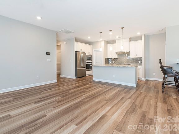 3rd image of 14816 Batteliere Dr