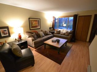 1621 Christie Pl, Saint Paul, MN 55106