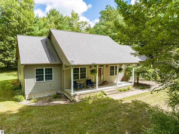 1309 Adams Dr, West Branch, MI 48661