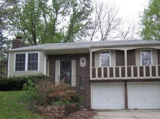 3200 NW Canterbury Rd, Blue Springs, MO 64015